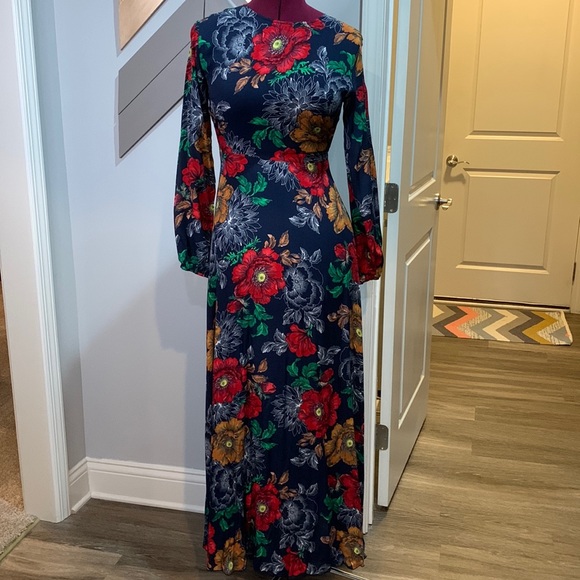 Aakaa Dresses & Skirts - Navy floral maxi dress